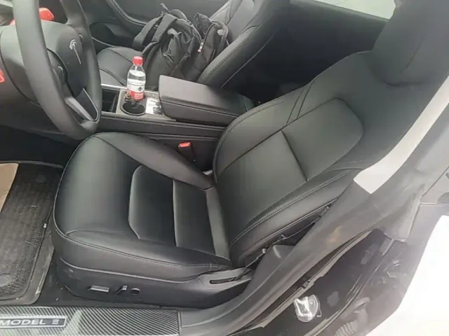 Tesla Model 3 — Фото автомобиля 14