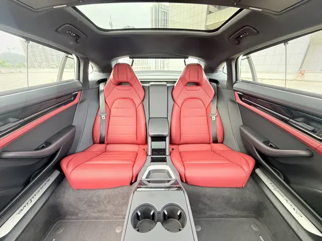Porsche Panamera — Фото автомобиля 10