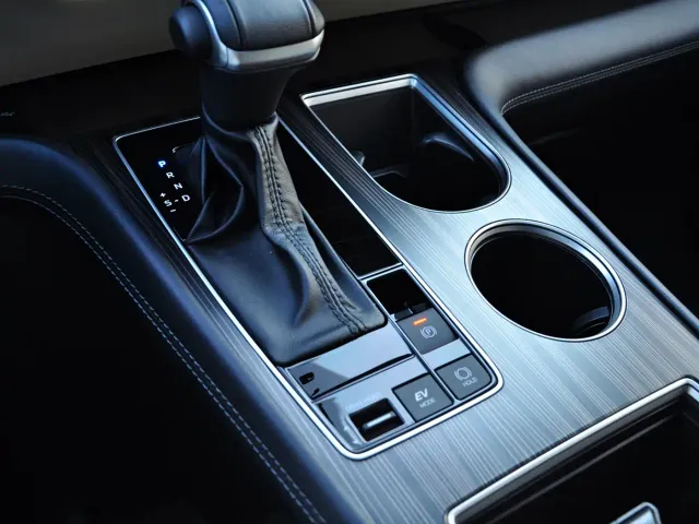 Toyota Sienna — Фото автомобиля 12