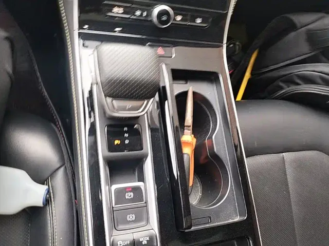Roewe i6 MAX EV — Фото автомобиля 13