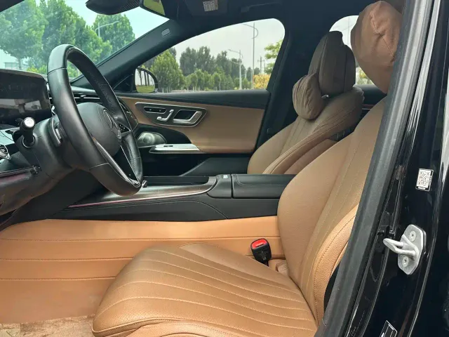 Mercedes-Benz E-Class — Фото автомобиля 5