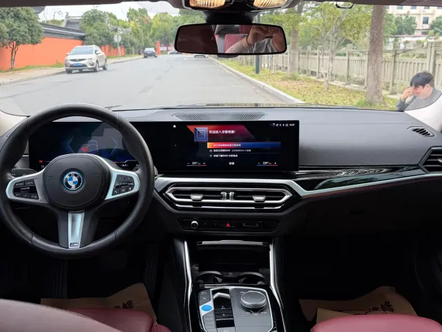BMW i3 — Фото автомобиля 10