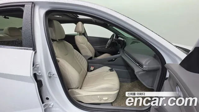 Hyundai AVANTE Avante (CN7) — Фото автомобиля 10