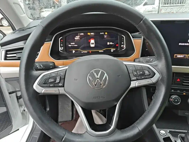 Volkswagen Bora — Фото автомобиля 10