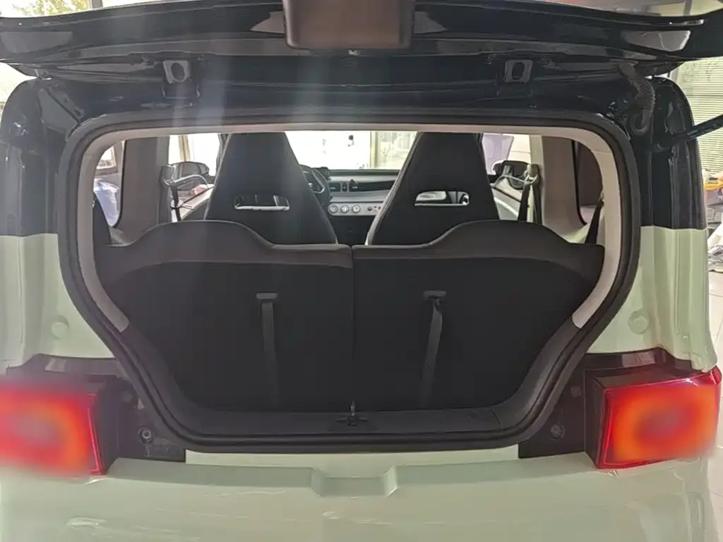 Wuling Motors Hongguang MINIEV 2022 Macaron Premium LFP — Фото автомобиля 18