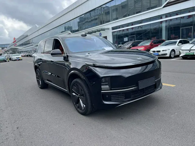 Li Auto L9 — Фото автомобиля 3