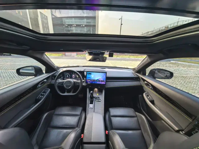 Lynk & Co 03 — Фото автомобиля 12