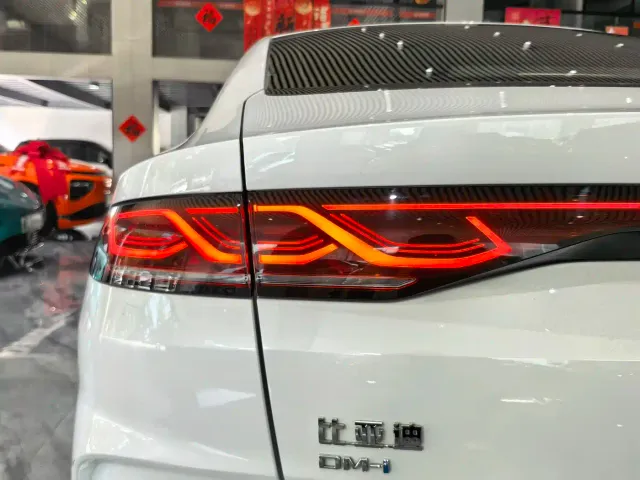 BYD Qin L — Фото автомобиля 25