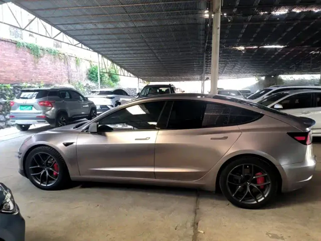 Tesla Model 3 — Фото автомобиля 26