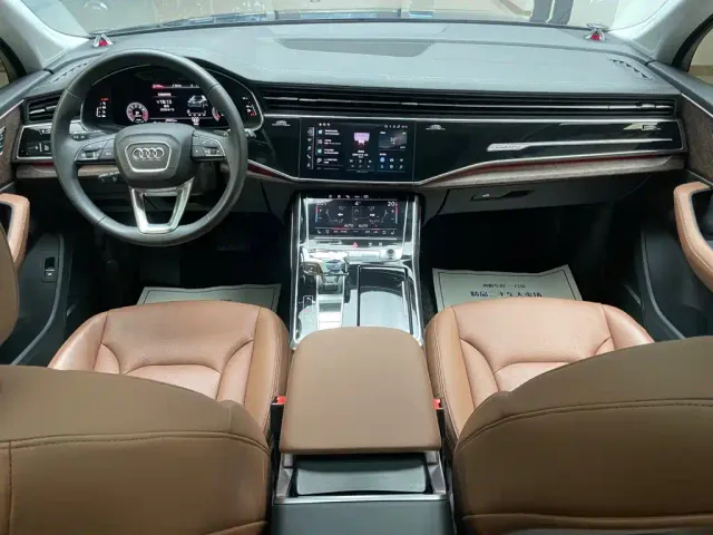 Audi Q7 — Фото автомобиля 14
