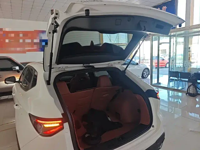 Changan X5 Plus — Фото автомобиля 18