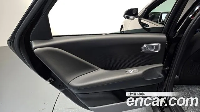 Hyundai Ioniq 6 — Фото автомобиля 25