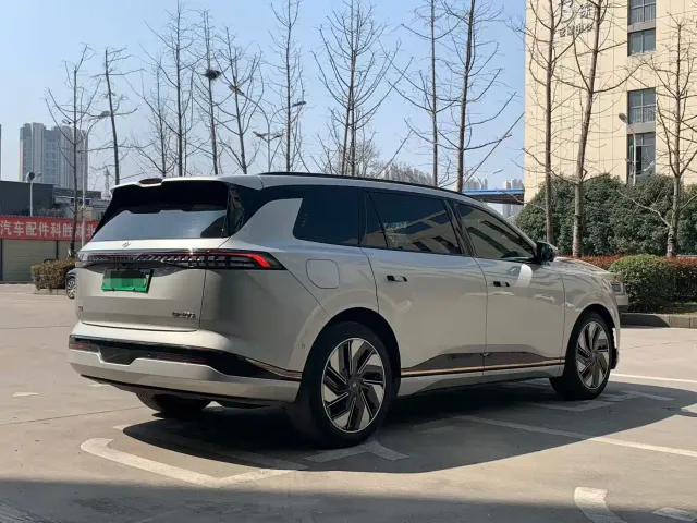 Dongfeng eπ 008 — Фото автомобиля 9