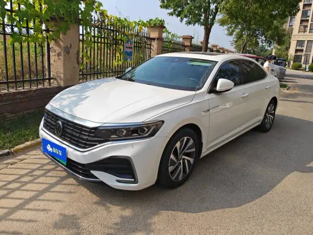 Фотография автомобиля — Volkswagen Passat