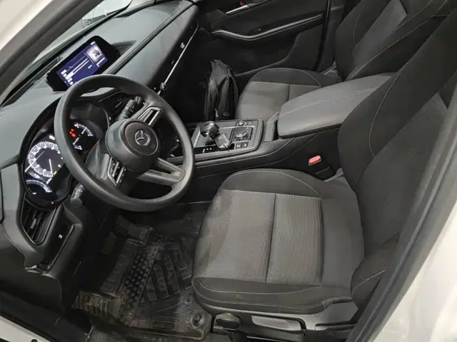 Mazda CX-30 EV — Фото автомобиля 14