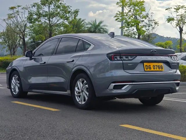 Ford Mondeo — Фото автомобиля 26