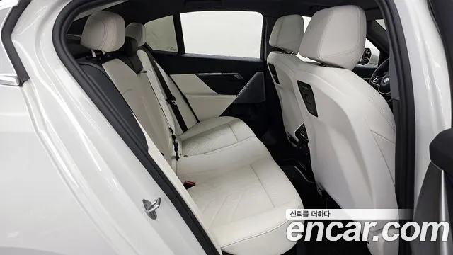 BMW 5-Series — Фото автомобиля 12