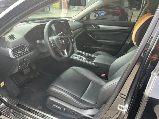 Honda Accord — Фото автомобиля 5