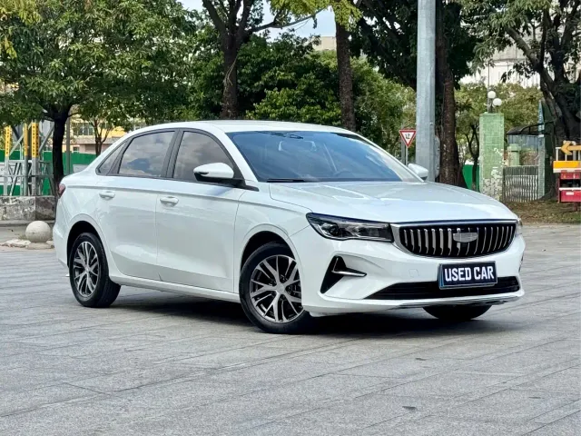 Geely Emgrand — Фото автомобиля 3