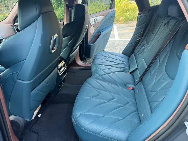 BMW XM — Фото автомобиля 8