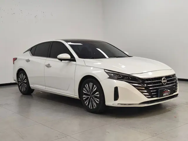 Nissan Teana — Фото автомобиля 3
