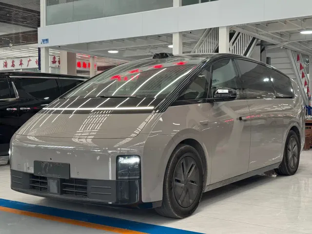 Фотография автомобиля — Li Auto MEGA
