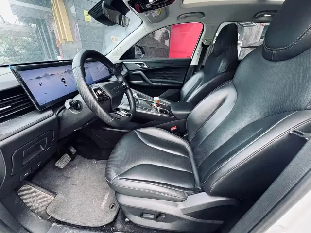 Roewe RX5 — Фото автомобиля 8