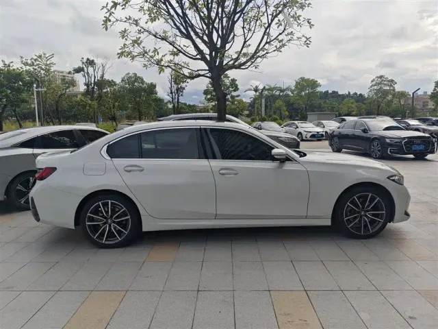 BMW 3 Series — Фото автомобиля 5