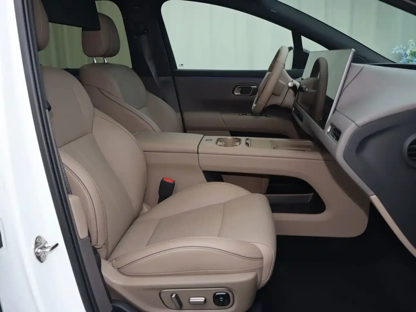 Li Auto Li Auto i6 2025 4WD Base Model — Фото автомобиля 12