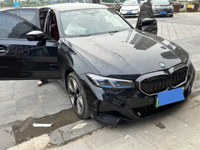 BMW i3 — Фото автомобиля 2