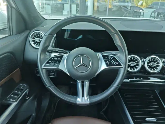Mercedes-Benz GLB-Class — Фото автомобиля 10