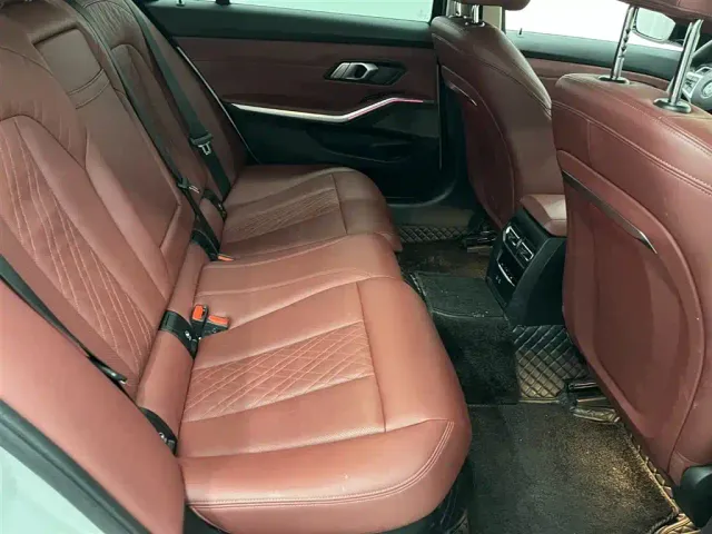 BMW 3 Series — Фото автомобиля 13