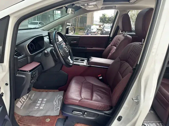 Honda Elysion 2022 2.0L e:HEV Supreme Edition — Фото автомобиля 12