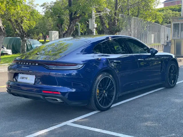 Porsche Panamera — Фото автомобиля 21