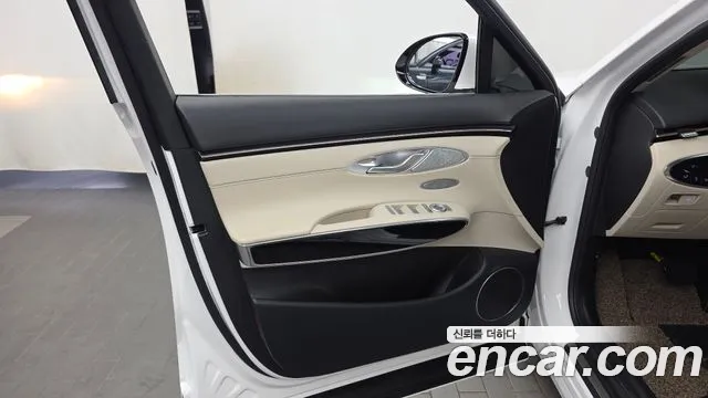 Genesis GV70 — Фото автомобиля 13