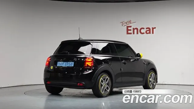 Mini Cooper — Фото автомобиля 2