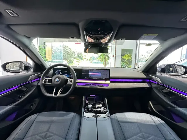 BMW 5 Series — Фото автомобиля 7