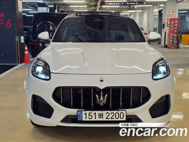 Maserati Grecale — Фото автомобиля 3