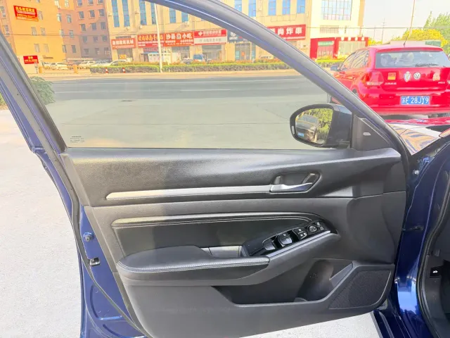 Nissan Teana — Фото автомобиля 6