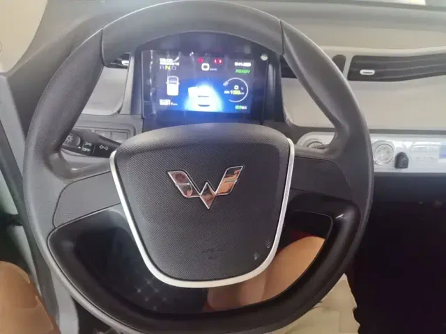 Wuling Hongguang Mini EV — Фото автомобиля 10