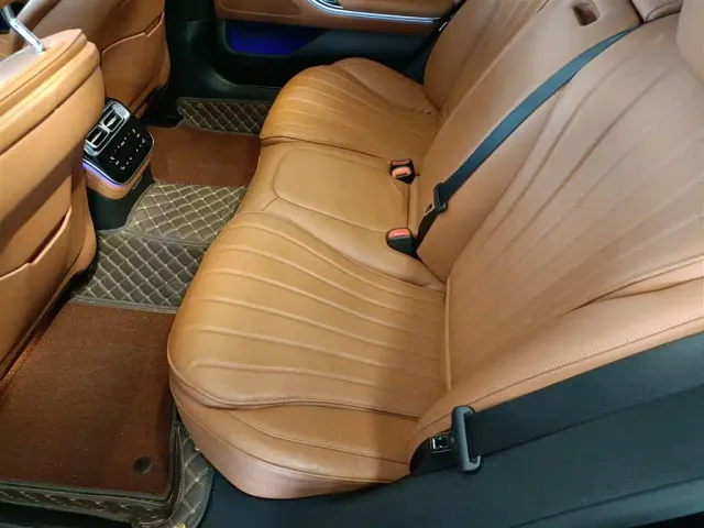 Mercedes-Benz S-Class — Фото автомобиля 16