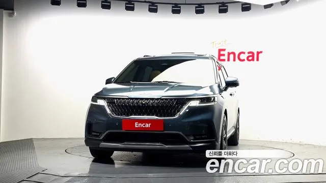 Kia Canival Carnival 4 поколение Бензин 7 мест Signature — Фото автомобиля 3