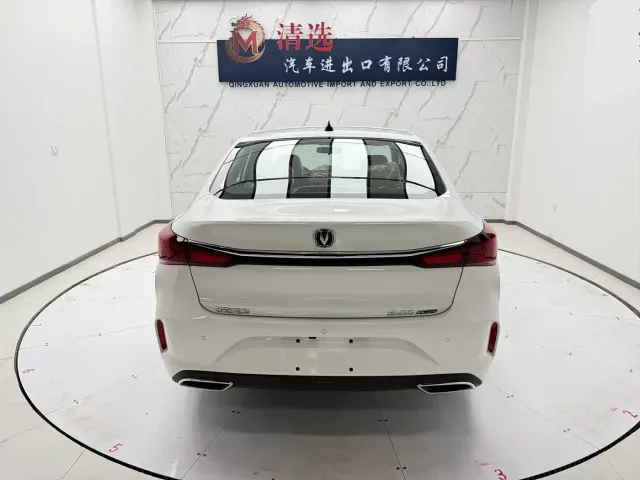 Changan Eado — Фото автомобиля 4