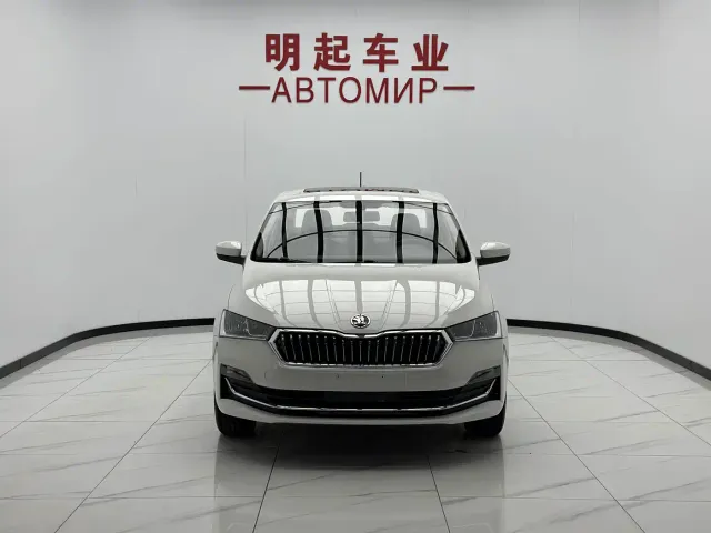 Skoda Rapid — Фото автомобиля 2
