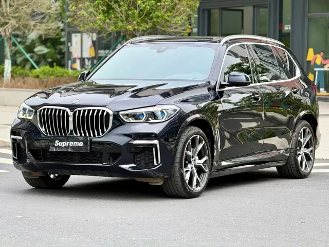 Фотография автомобиля — BMW X5