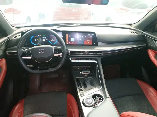 Changan CS35 Plus — Фото автомобиля 9