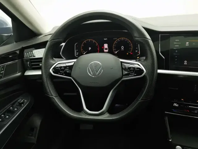 Volkswagen Passat — Фото автомобиля 11