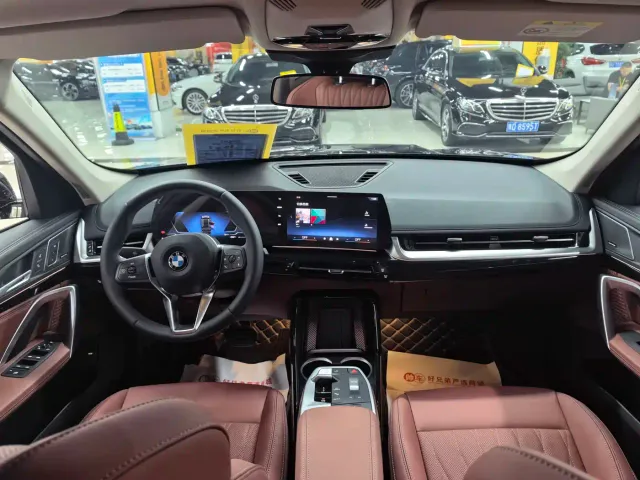 BMW BMW X1 2026 Model Year sDrive25Li X Design Package — Фото автомобиля 11