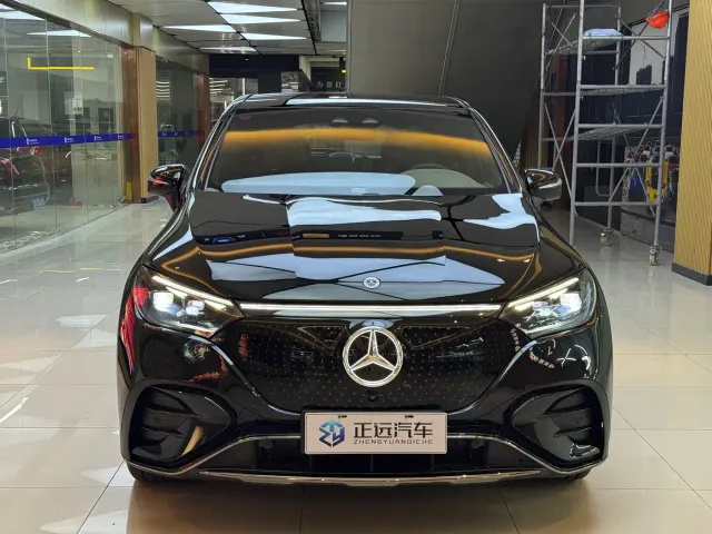 Mercedes-Benz EQE SUV — Фото автомобиля 2