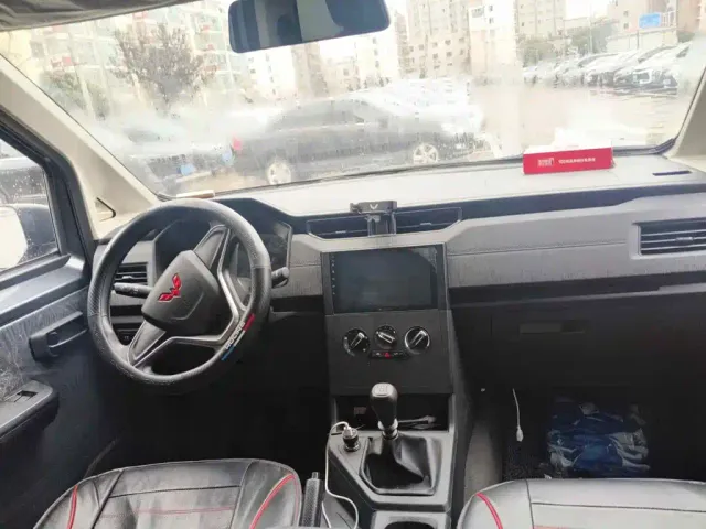 Wuling Zhengcheng — Фото автомобиля 12